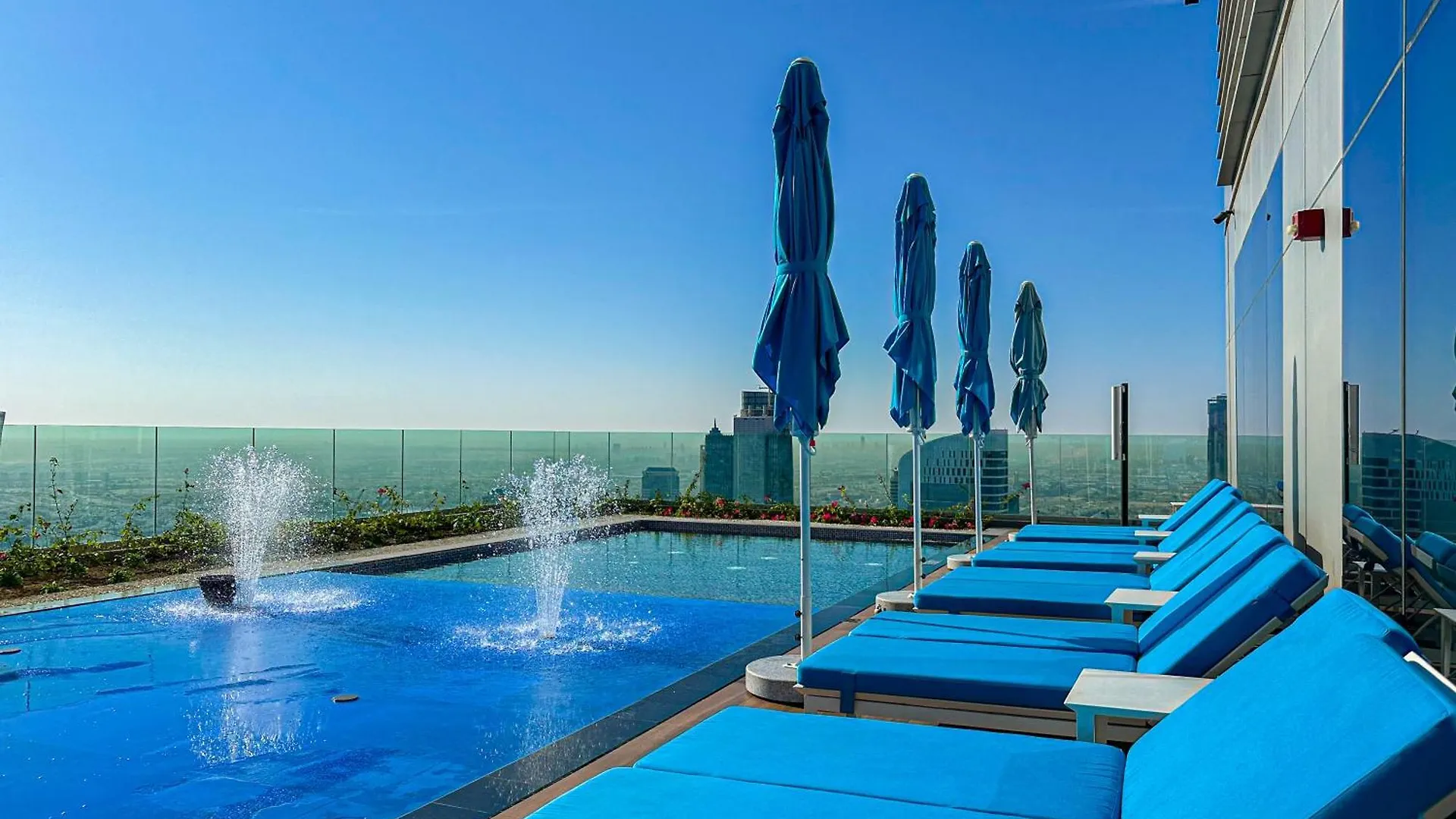 Sky-High Oasis Burj Khalifa Views, Rooftop Infinity Pool, 3Br Apartment In Paramount Hotel Midtown Dubai