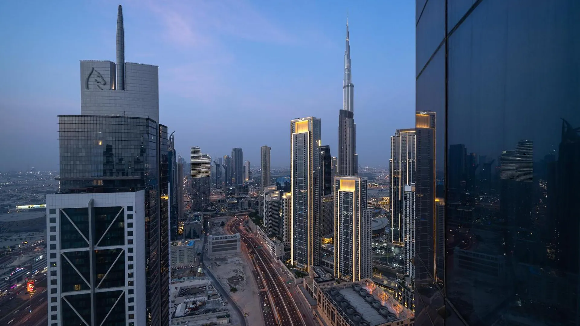 Sky-High Oasis Burj Khalifa Views, Rooftop Infinity Pool, 3Br Apartment In Paramount Hotel Midtown Dubai