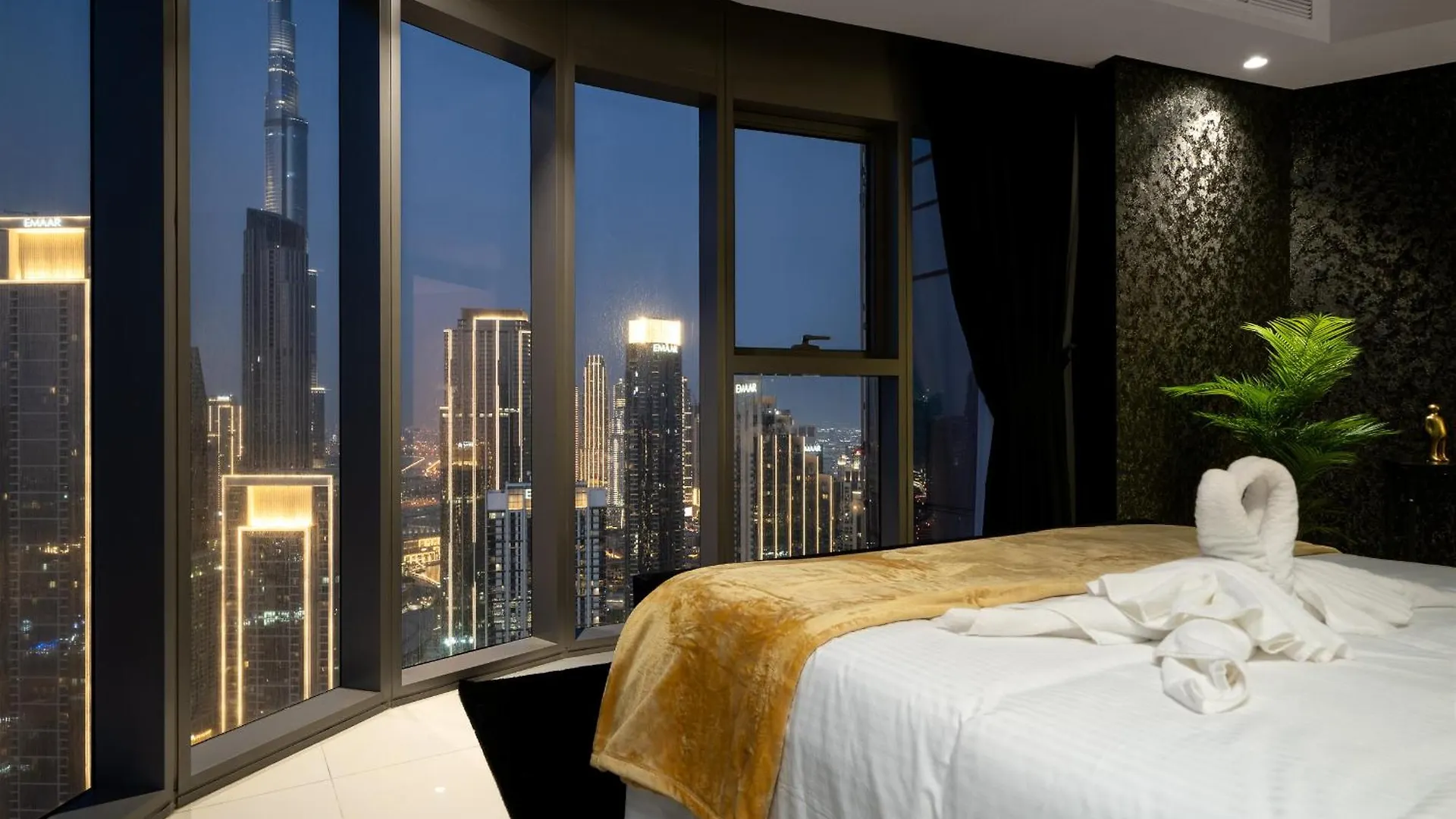 Sky-High Oasis Burj Khalifa Views, Rooftop Infinity Pool, 3Br Apartment In Paramount Hotel Midtown Dubai
