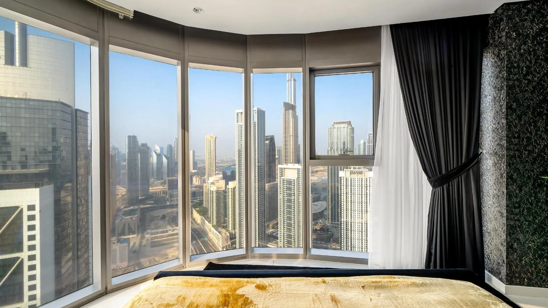 Sky-High Oasis Burj Khalifa Views, Rooftop Infinity Pool, 3Br Apartment In Paramount Hotel Midtown Dubai