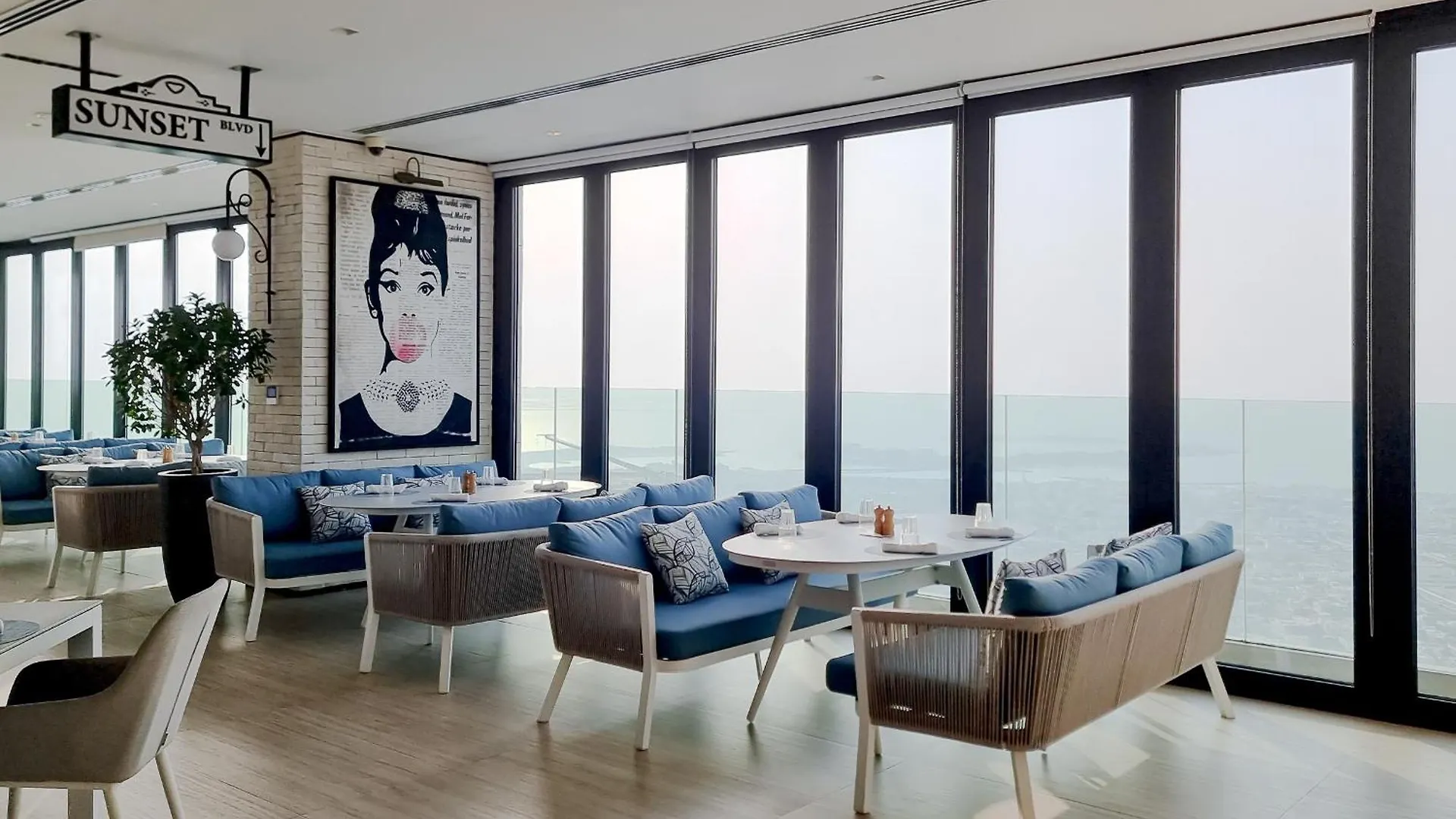 Sky-High Oasis Burj Khalifa Views, Rooftop Infinity Pool, 3Br Apartment In Paramount Hotel Midtown Dubai 0*,  United Arab Emirates